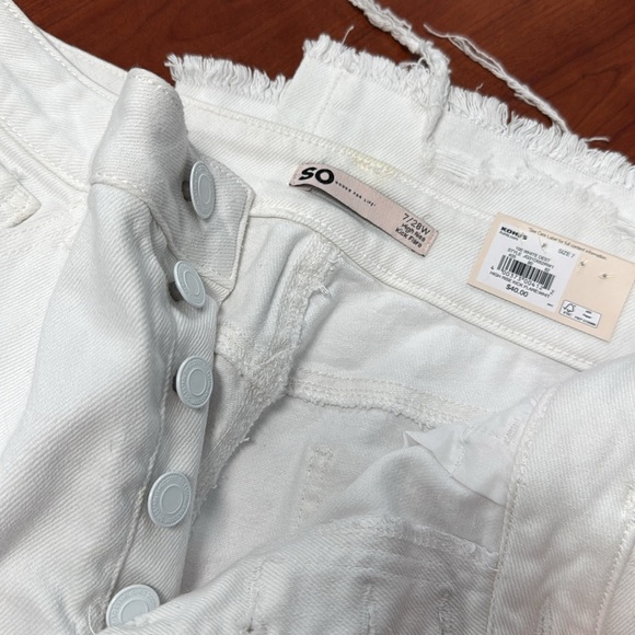 So high rise kick flare distressed jeans size 7 // 062519 - Picture 3 of 3